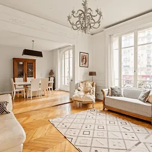  Apartman Ecole Militaire